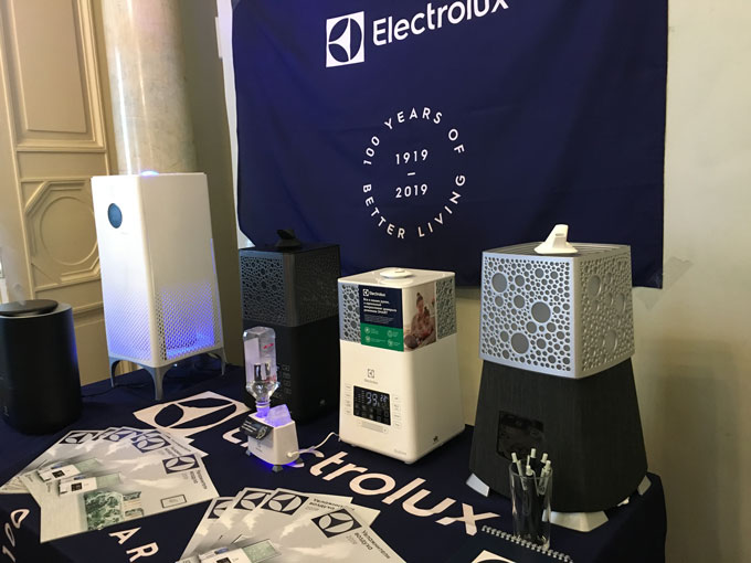 Увлажнители и очистители воздуха бренда Electrolux Московский медицинский форум.jpg