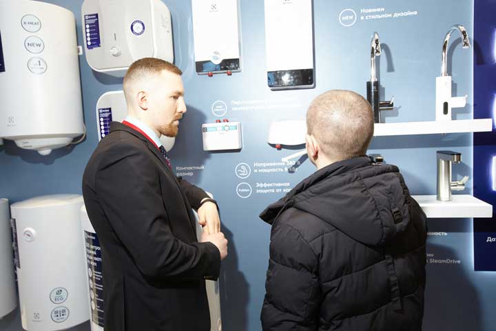 Водонагреватели Electrolux стенд Русклимат выставка Акватерм Москва.jpg